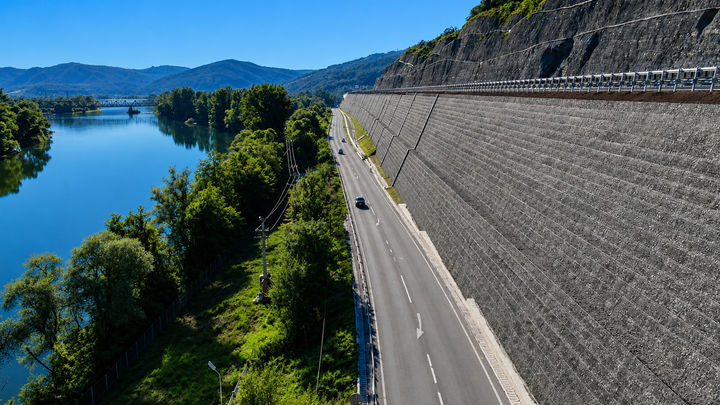 Retaining Walls & Soil Reinforcement